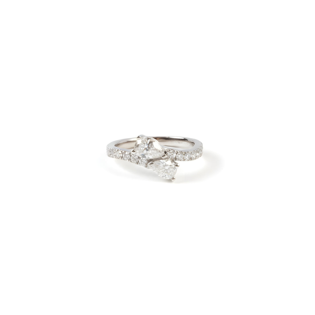 Perfect Pear ‘Toi Et Moi’ ring set with two pear and brilliant cut diamonds. Mounted in Platinum.